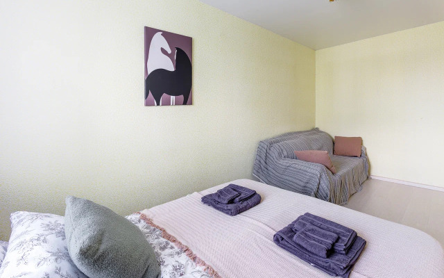 365 Klyuchey Na Ulitse Novo-Sadovaya 42 Apartments