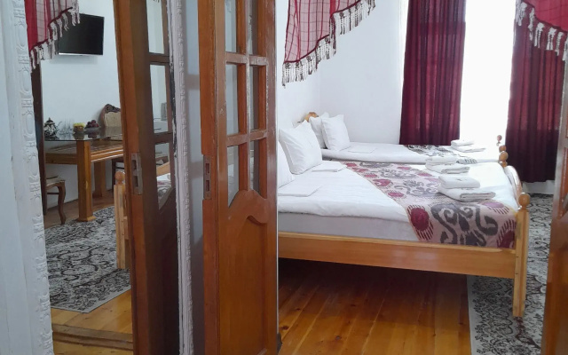 Butik-otel' Parvina  in old city