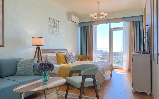Akvadelyuks u morya, s bassejnom, SPA, plyazhem N834 Apartments