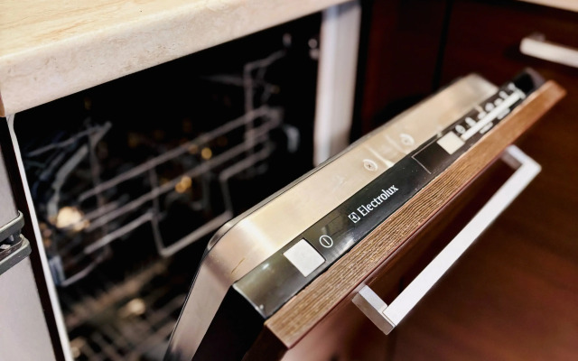 Квартира Просторная 2хкомнатная возле метро