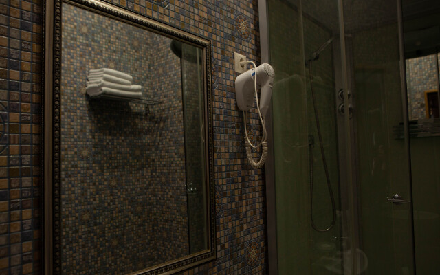 GUSTO Hotel
