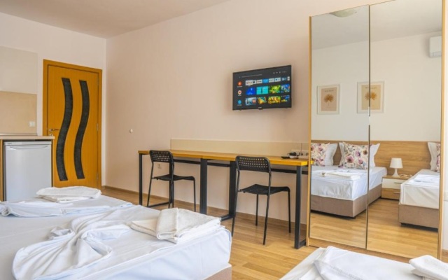 Flora Studios Sarafovo Apartments
