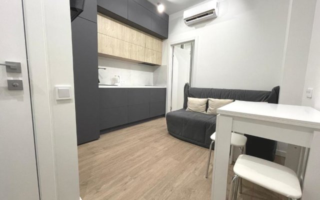 Leont Apartments