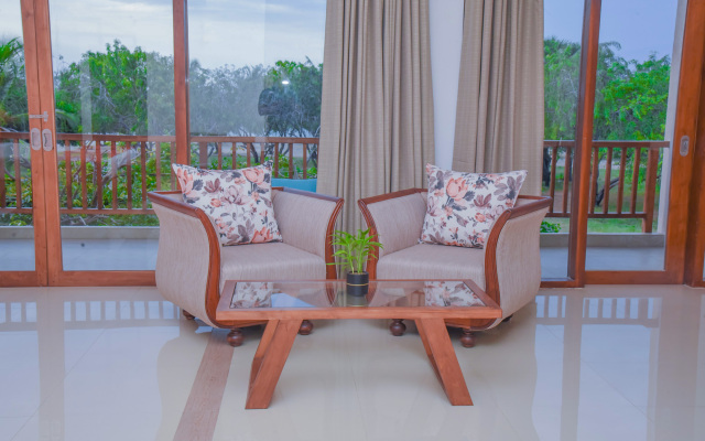 Breeze Pasikudah Resort Hotel