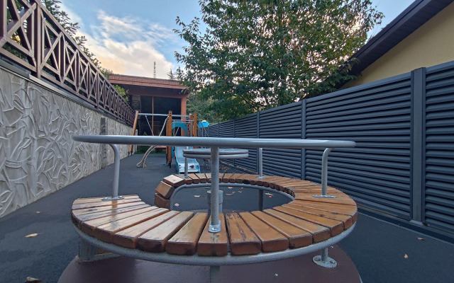 Апартаменты студия Лес бассейн, баня, панорама на горы