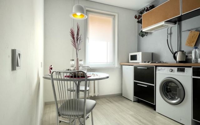 KvartAp Na Romantikov 1 Apartments
