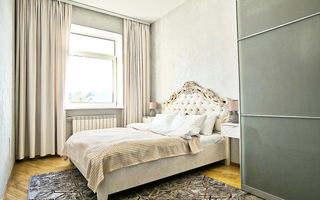 Tsentr Legendarny Dom Pod Shpilem | Ogromnaya Tryoshka Apartments
