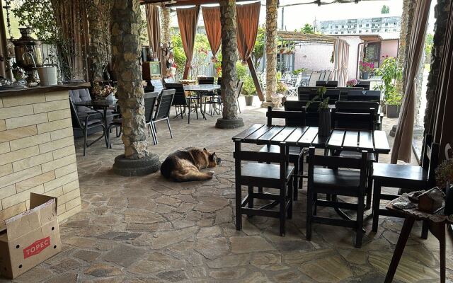 Gelios Guest House