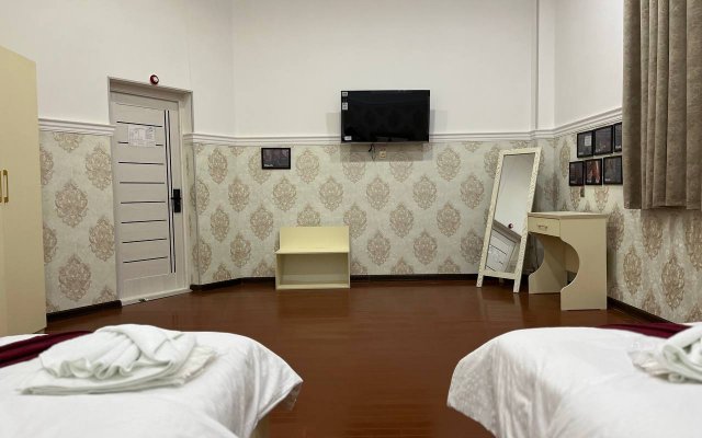 Отель HOME ALONE