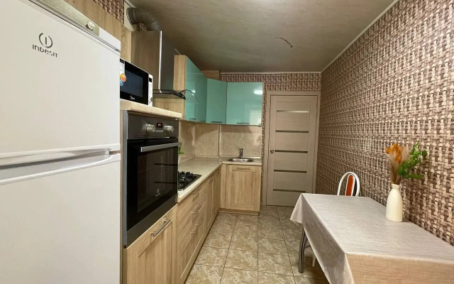 3-K. 70 M² 6 Krovatey Flat