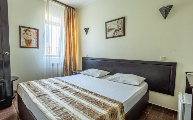 Marton Dona Hotel