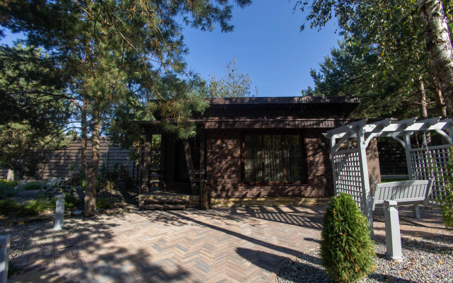 Guest house Park-Otel "petrovskie Parusa"