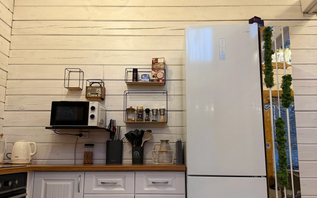 Частный дом Белый и сосны