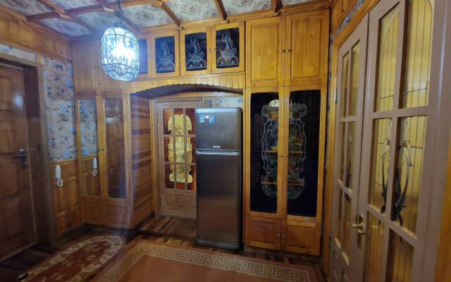 U Pushkinskogo Teatra Tsentr Flat