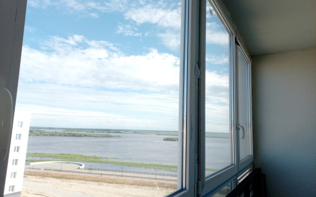 Квартира новая уютная студия на Берегу Иртыша