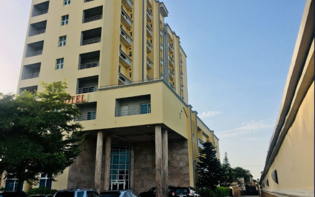 Отель Peninsula Towers