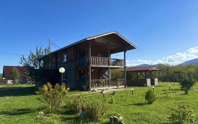 Thach from Travel Hotels Entourage