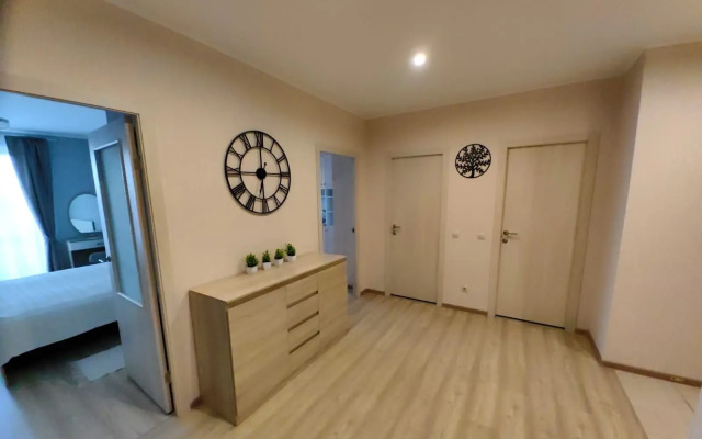 Квартира Современная видовая 1-комнатная квартира с кондиционером рядом с рекой