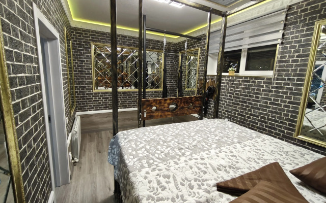 Na Krasnoy Armii 136/2 Apartments