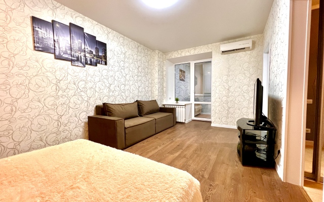 Uyutnaya Kvartira Na Ul.nikitinskaya 30 Flat