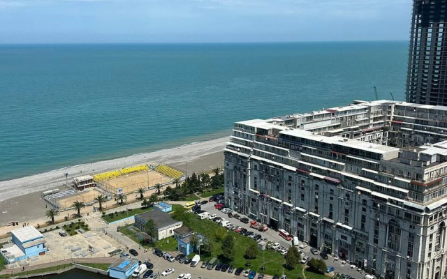 V Dvuz Minutakh ot Morya Flat
