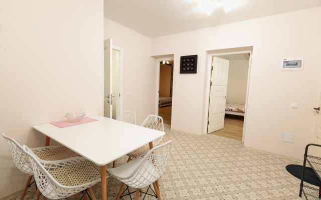 Квартира Двухкомнатная Московская 12