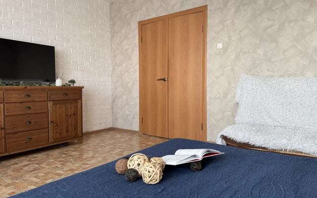 Kvartira Uutnaa radom s aeroportom i Z/D vokzalom
