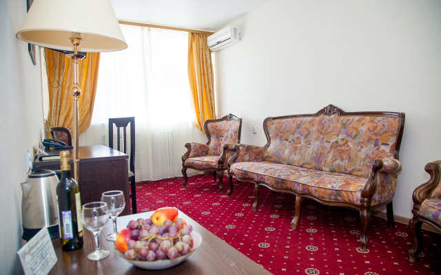 Tsaritsynskaya Hotel