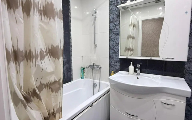 Двухкомнатные Апартаменты Sutki VIP на Кулакова 3