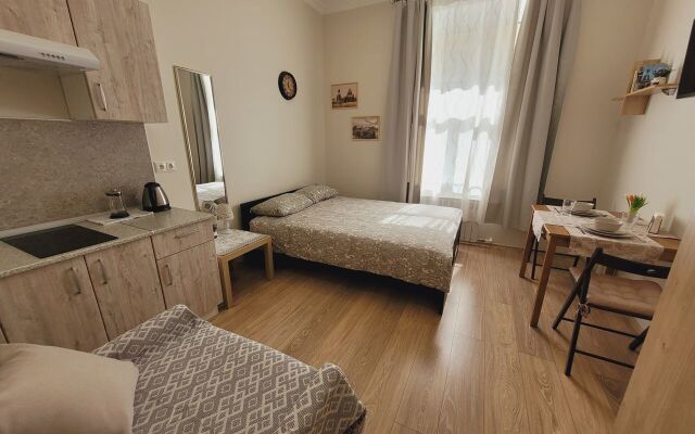 Квартира - студия в иcтoричeскoм цeнтре Санкт-Пeтеpбургa (1)