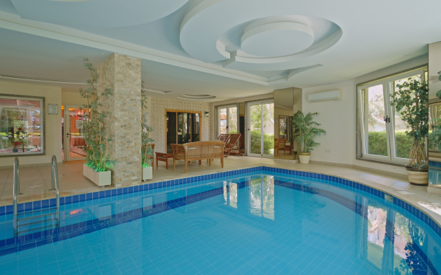 Na Pervoy Linii Morya Yekta Queen Apartments
