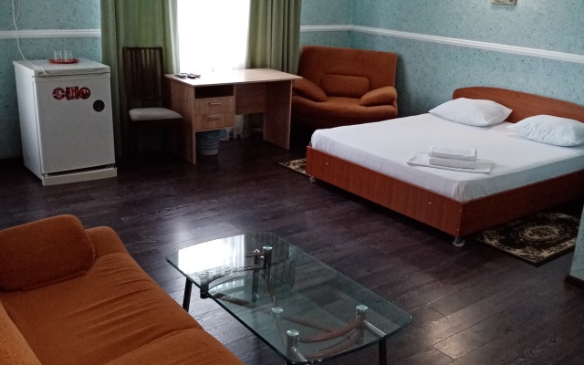 Molodezhnaya Guest House