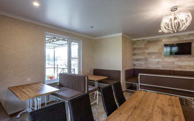 Lavina Guest House