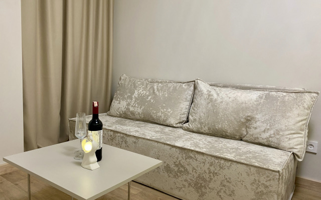 Lux U Metro Grushevkа Apartment