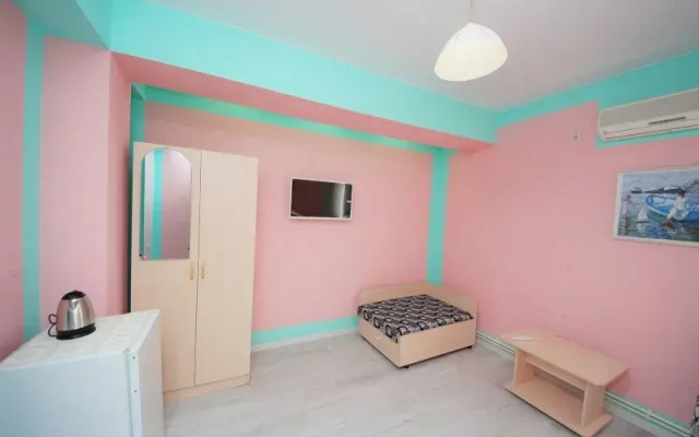 EdiRoz na Kryimskoy Guest House