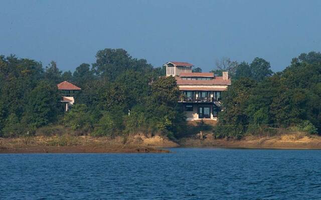 Pugdundee Safaris - Denwa Backwater Escape Satpura Lodging House