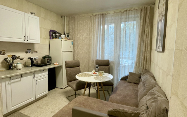 Chistaya Dvushka Ryadom S Parkom M.skhodneskaya M.mitino Flat