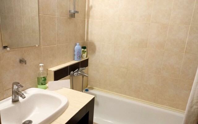 Na Kuryzhova 25 Flat