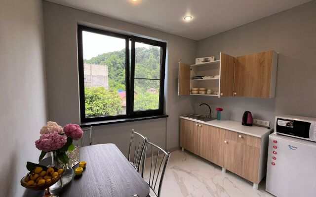 V Gostyakh u Skazki Turbaza Guest House