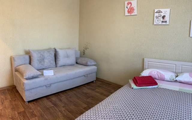 Apartamenty Kvartira V Tsentre Flat