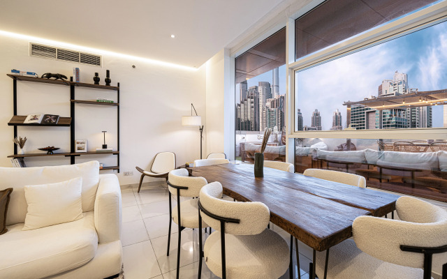 Next House - DownTown Views Hostel