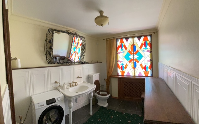 Old England Apartments