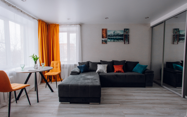 Tolstoy Krasnoarmeyskiy 8 Flat