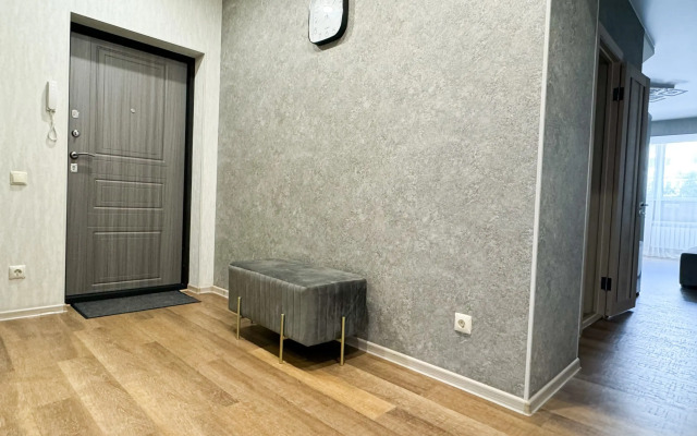 V Novom ZhK Ryadom s Naberezhnoj Amura Flat