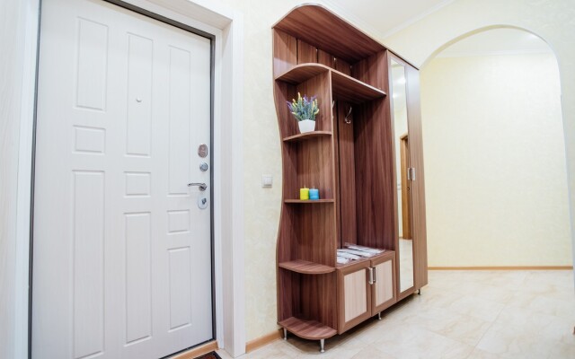 Апартаменты Двухкомнатные на Переулке хрустальном 27 на 15 этаже