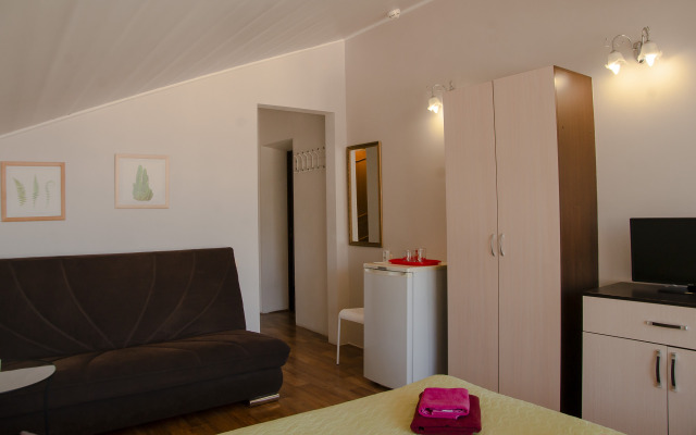 Na Primorskoj 14 Guest House