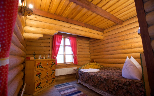 Udivitelnaya Derevnya Mandrogi Tourist Complex