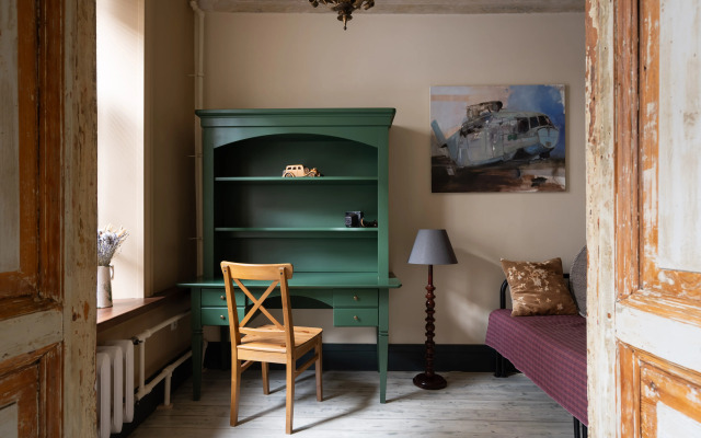 Ryadom S Nikolskim Sadom I Kofeyney Aster Apartment