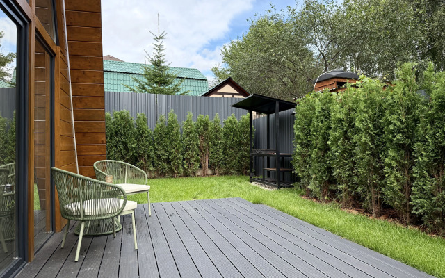 Частный дом Увеличенный А-фрейм Сад с баней и чаном