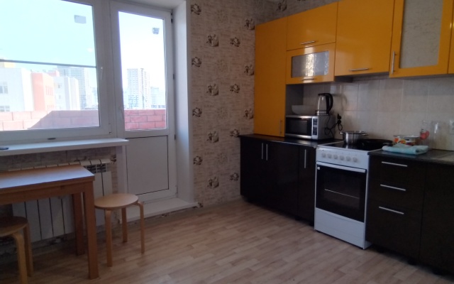 Na Bushueva 6 Flat